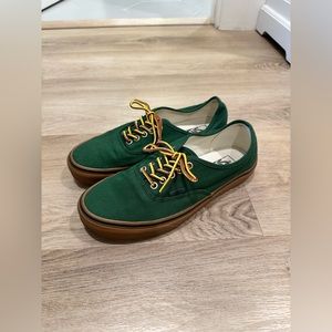 Vans Authentic men’s size 8 / women’s 9.5 Green/Gum